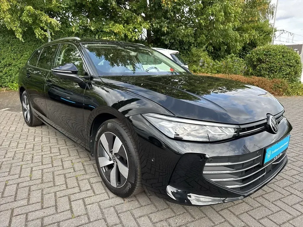 Gebraucht VW Passat Business 150 PS (110 kW) 2025 Grenadillschwarz metallic Kombi
