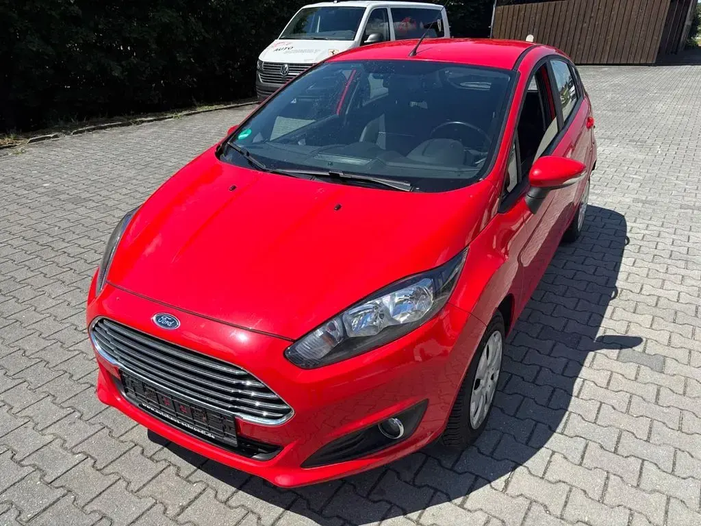 Gebraucht Ford Fiesta SYNC Edition 101 PS (74 kW) 2014 Rot Kleinwagen
