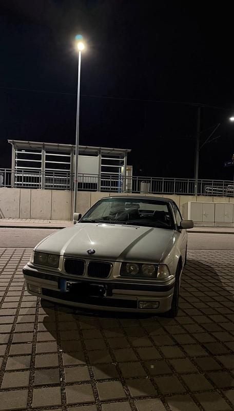Gebraucht BMW 318 Cabriolet 116 PS (85 kW) 2000 Silber Cabrio