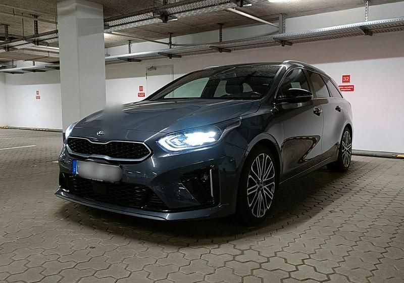 Grau Gebraucht 2020 Kia Ceed Sportswagon GT-Line Kombi | 19.200 € (Fairer Preis) - Bild 1/4