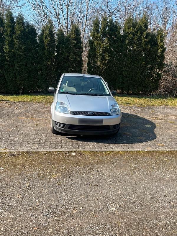 Gebraucht Ford Fiesta 69 PS (50 kW) 2003 Silber Kleinwagen