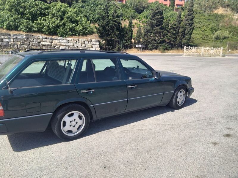 Gebraucht Mercedes E280 193 PS (141 kW) 1995 Grün Kombi