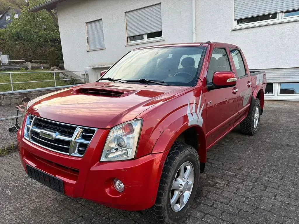 Second-hand Isuzu D-Max 163 CP (119 kW) 2007 Roșu SUV