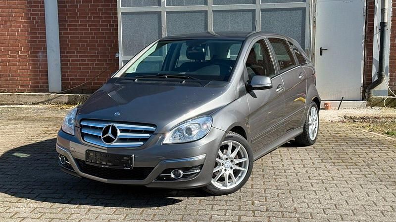 Gebraucht Mercedes B160 95 PS (69 kW) 2011 Grau Van / Kleinbus