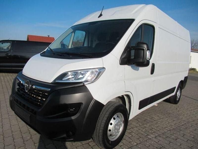 Weiss Gebraucht 2023 Opel Movano Edition Van / Kleinbus | 21.200 € (Guter Preis) - Bild 1/4