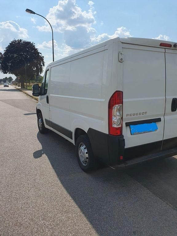 Gebraucht Peugeot Boxer 131 PS (96 kW) 2015 Weiß Van