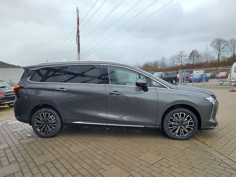 Neu DFSK Forthing 4 154 PS (113 kW) 2025 Grau Limousine