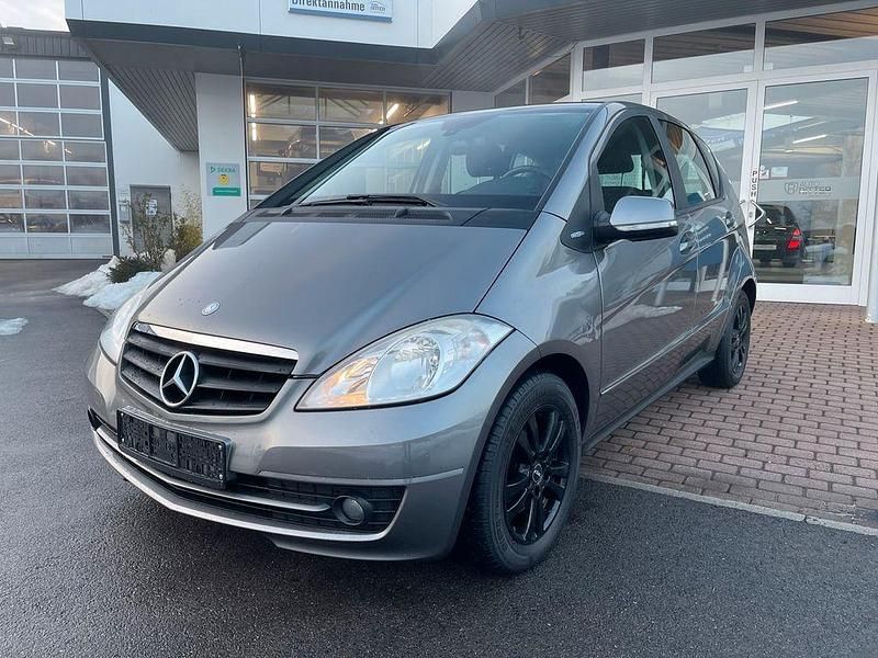 Gebraucht Mercedes A180 116 PS (85 kW) 2010 Mountaingrau  met. (metallic) Limousine