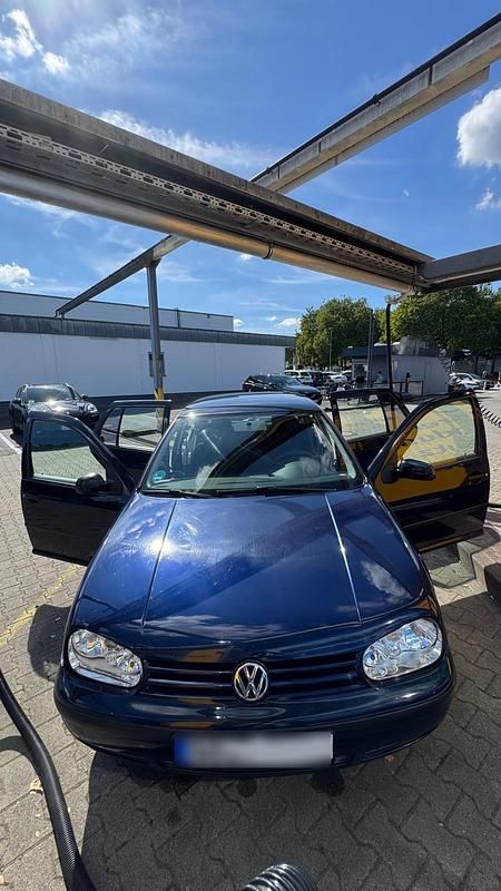 Gebraucht VW Golf IV 105 PS (77 kW) 2001 Blau Kleinwagen