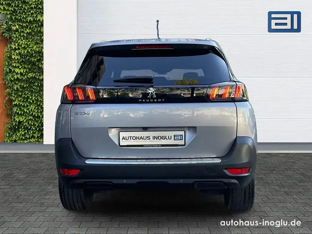 Gebraucht Peugeot 5008 Allure 131 PS (96 kW) 2024 Grau artense SUV
