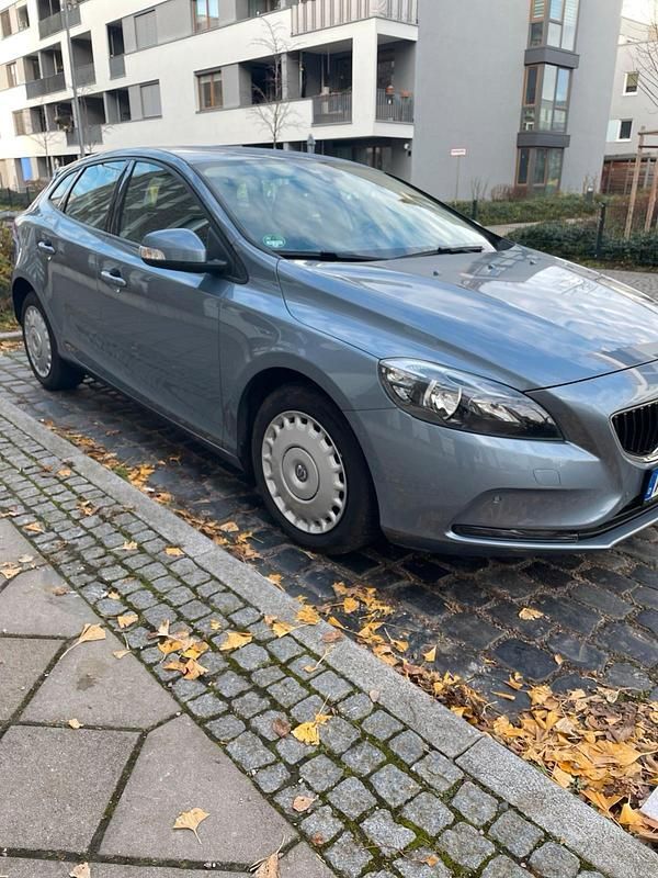 Gebraucht Volvo V40 150 PS (110 kW) 2018 Blau Kombi
