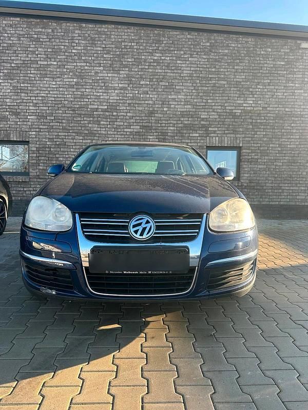 Blau Gebraucht 2005 VW Jetta Limousine | 1.500 € (Superpreis) - Bild 1/4