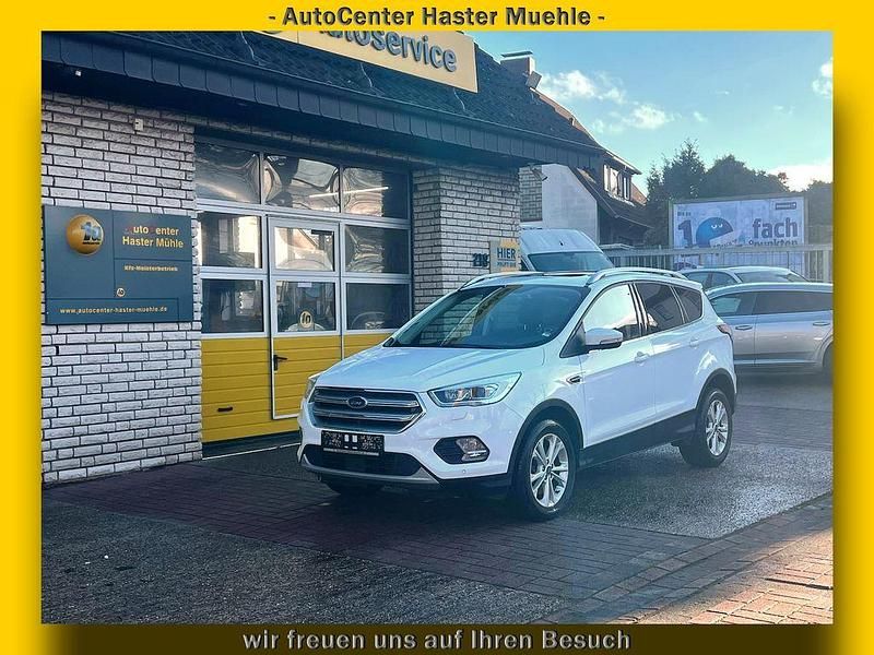 Gebraucht Ford Kuga Titanium 150 PS (110 kW) 2019 Weiß SUV