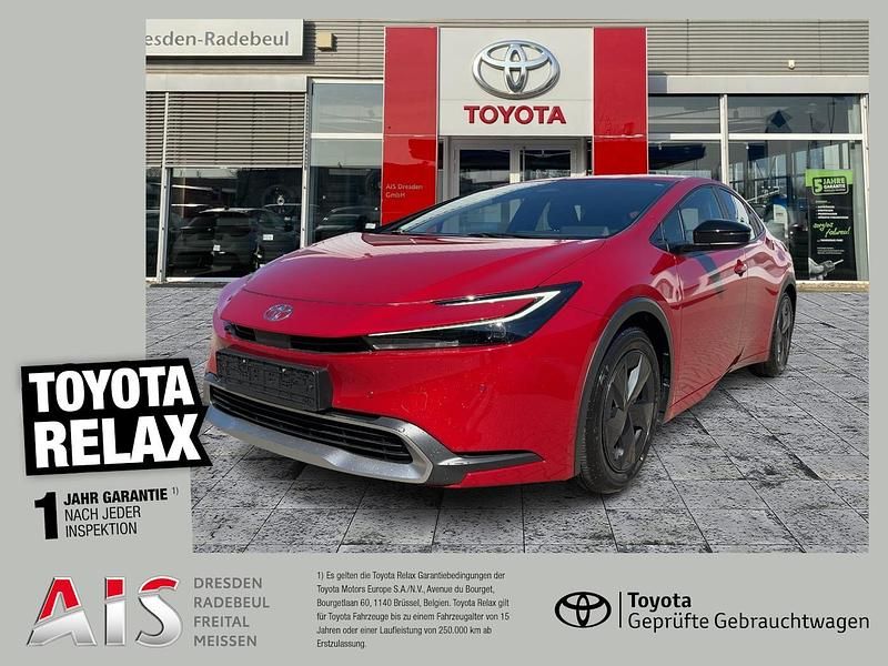Emotional red 2 Gebraucht 2023 Toyota Prius Plug-in Hybrid Kleinwagen | 31.999 € (Fairer Preis) - Bild 1/3