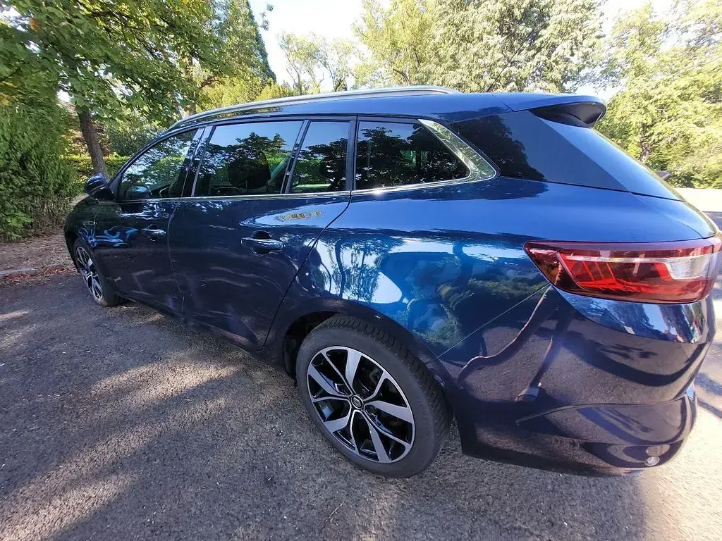 Gebraucht Renault Mégane IV Bose Edition 140 PS (102 kW) 2019 Blau Limousine