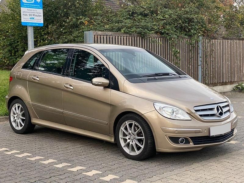 Gebraucht Mercedes B180 109 PS (80 kW) 2005 Gold Van / Kleinbus