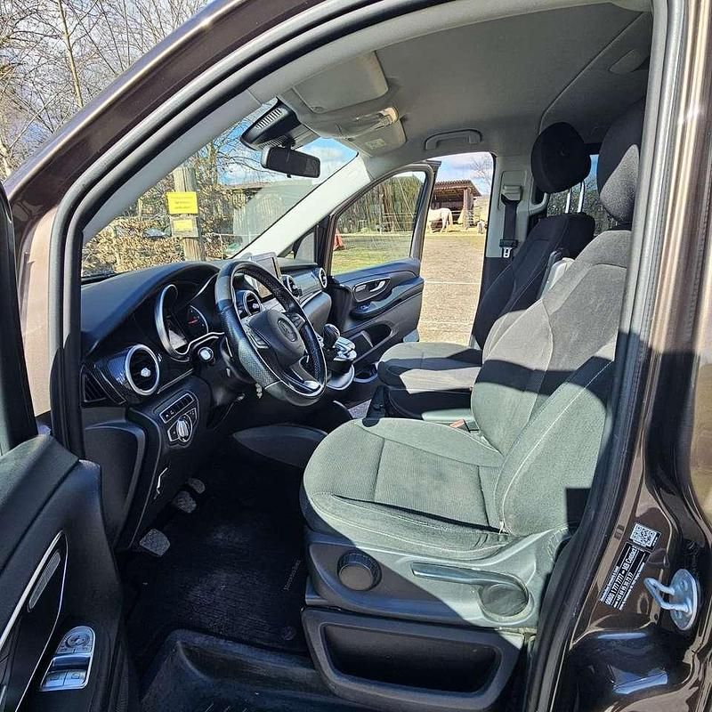 Gebraucht Mercedes V200 163 PS (119 kW) 2015 Braun Van / Kleinbus