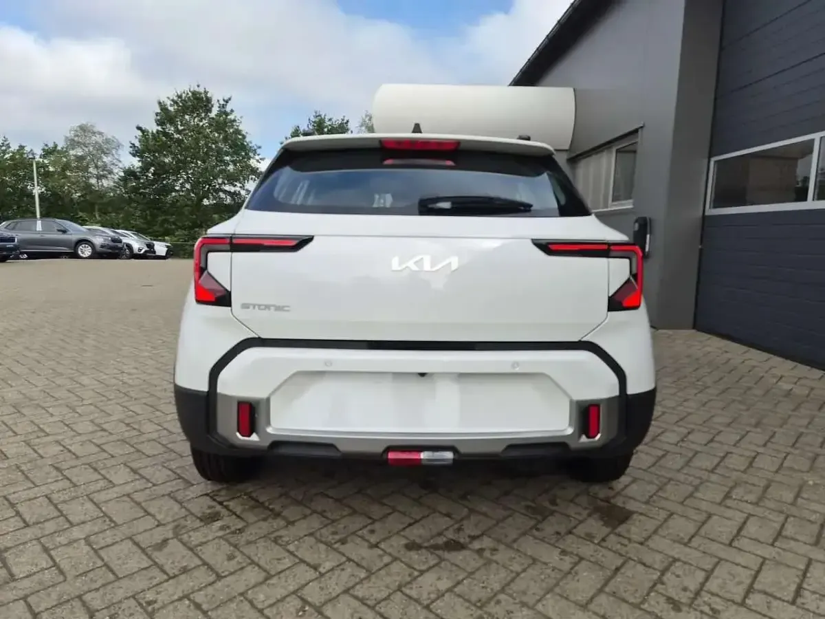 Neu Kia Stonic 101 PS (74 kW) 2026 Snow white pearl SUV