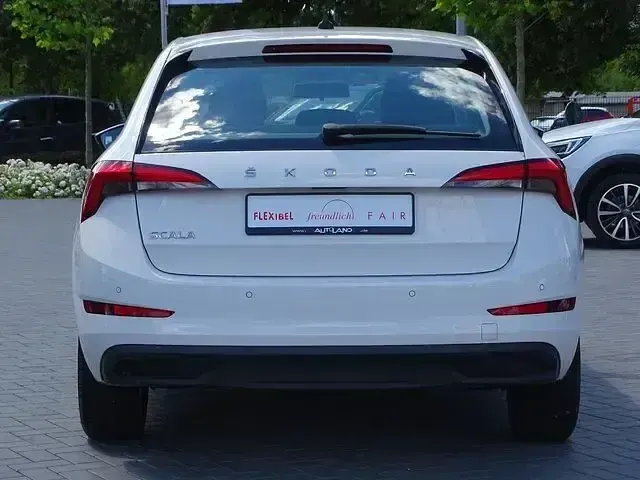 Gebraucht Skoda Scala 95 PS (69 kW) 2020 Weiß Kleinwagen