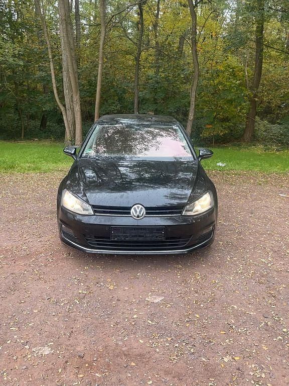 Schwarz Gebraucht 2016 VW Golf VII LOUNGE Limousine | 9.190 € (Fairer Preis) - Bild 1/4