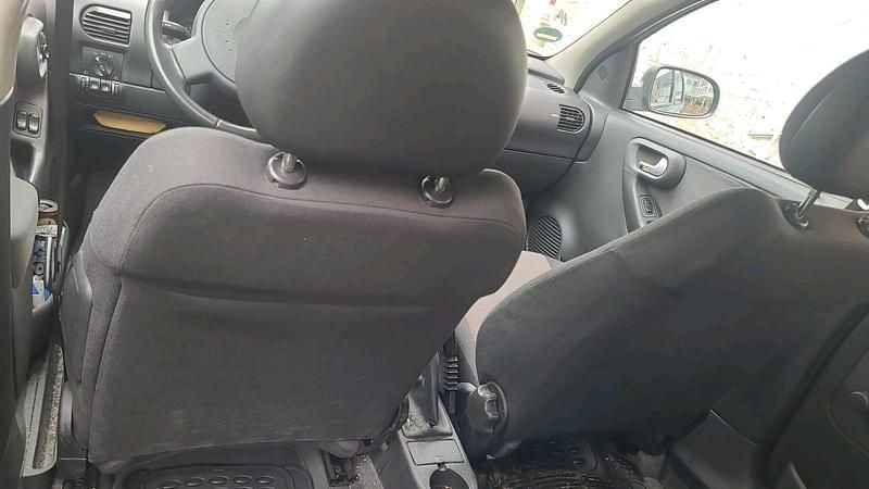 Second-hand Opel Corsa 75 CP (55 kW) 2003 Verde Hatchback