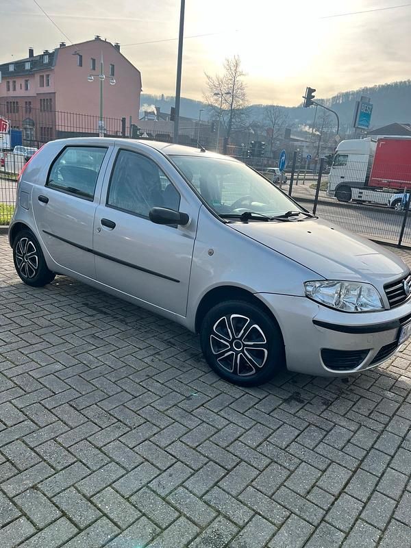 Silber Gebraucht 2006 Fiat Punto Kleinwagen | 1.600 € (Fairer Preis) - Bild 1/4