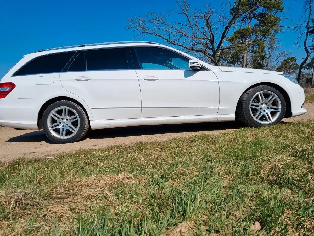 Gebraucht Mercedes E250 Avantgarde 204 PS (150 kW) 2013 Weiß Limousine