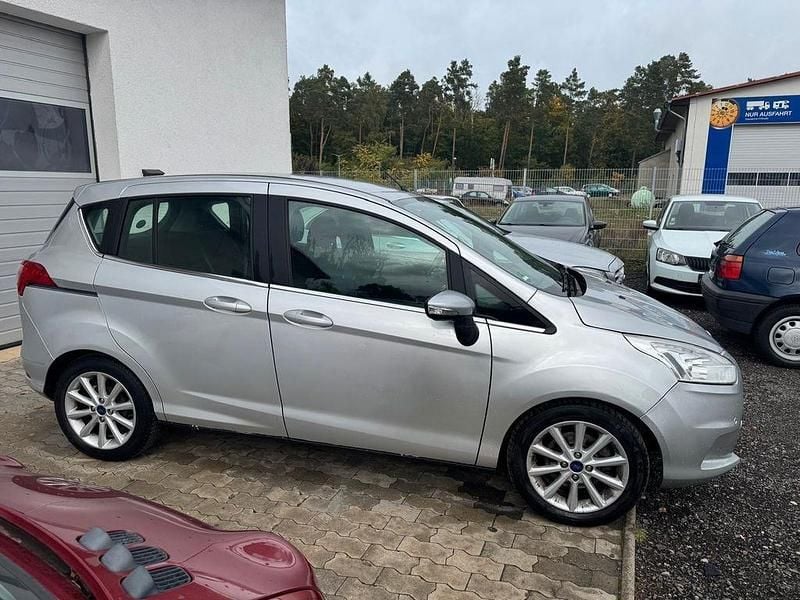 Gebraucht Ford B-MAX Titanium 101 PS (74 kW) 2018 Silber Van / Kleinbus