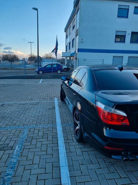 Second-hand BMW 523 177 CP (130 kW) 2006 Negru Berlinǎ