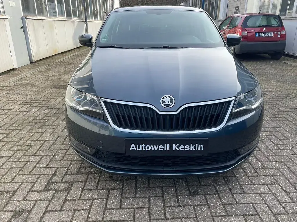 Gebraucht Skoda Rapid Drive 90 PS (66 kW) 2017 Grau Limousine