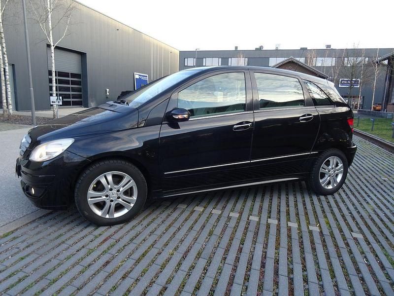 Gebraucht Mercedes B200 136 PS (100 kW) 2005 Schwarz Van / Kleinbus