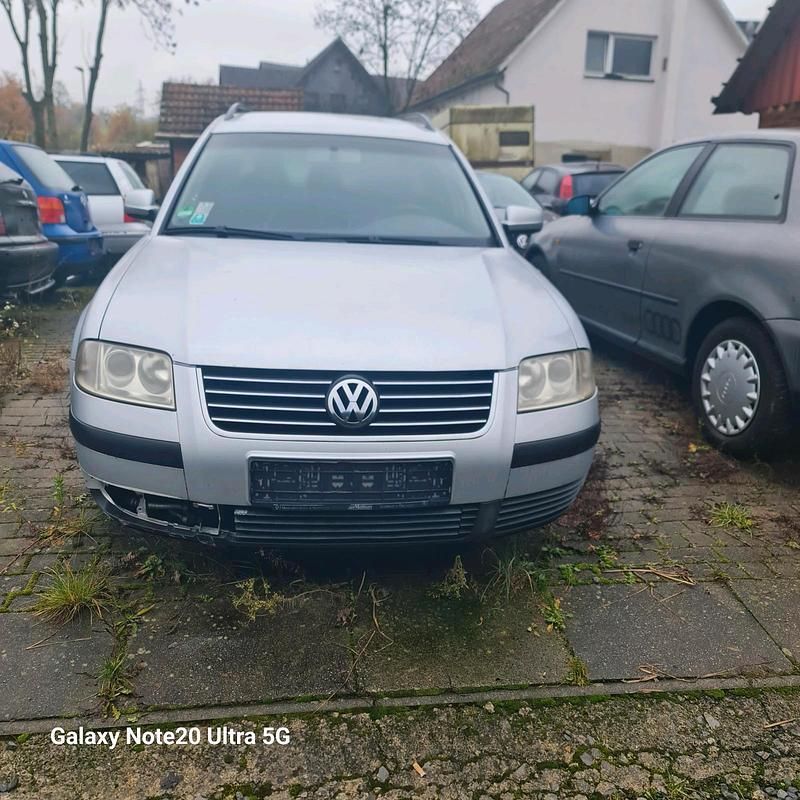 Usata VW Passat 102 CV (75 kW) 2003 Grigio Station wagon