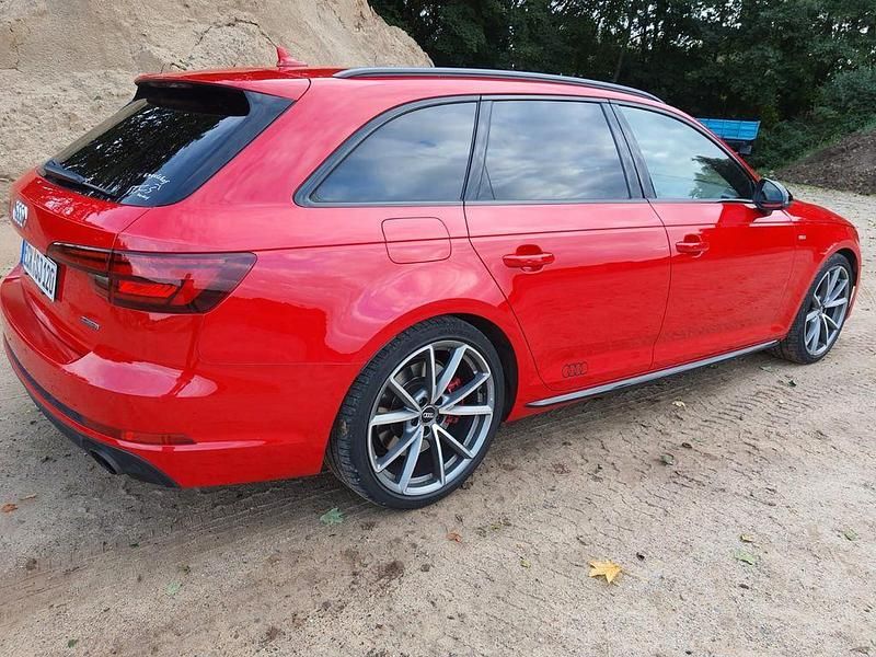 Rot Gebraucht 2018 Audi A4 Design Kombi | 22.750 € (Teuer) - Bild 1/4
