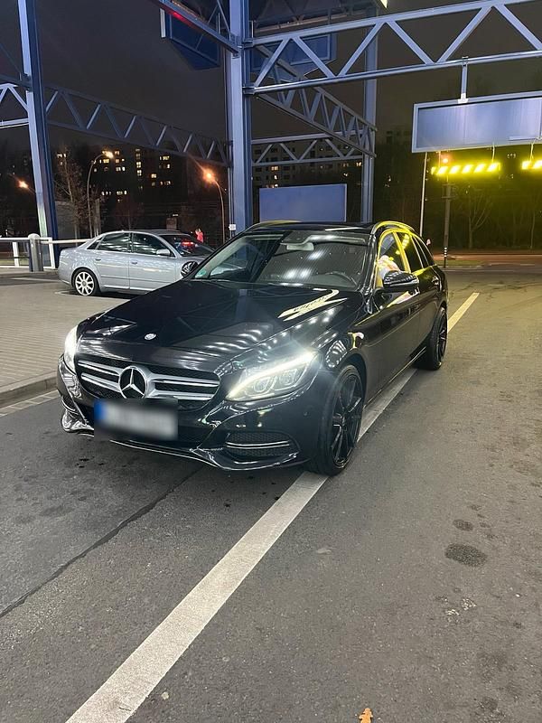Schwarz Gebraucht 2015 Mercedes C220 Kombi | 12.500 € (Guter Preis) - Bild 1/4