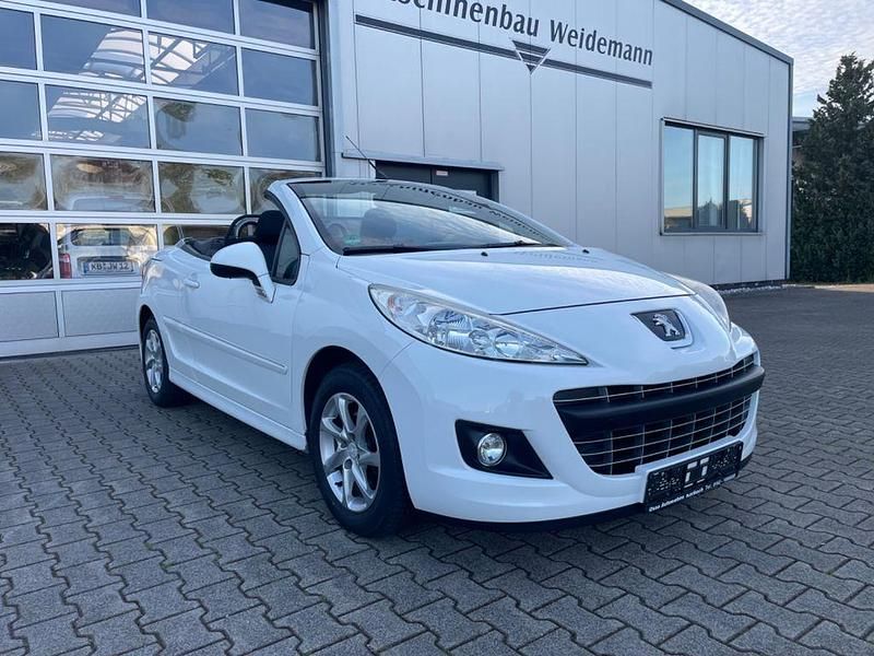 Gebraucht Peugeot 207 Active 120 PS (88 kW) 2015 Weiß Cabrio