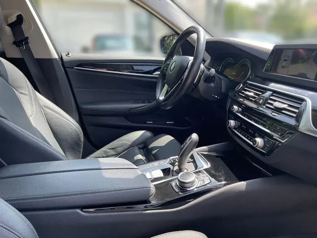 Gebraucht BMW 530e iPerformance 252 PS (185 kW) 2019 Grau Limousine