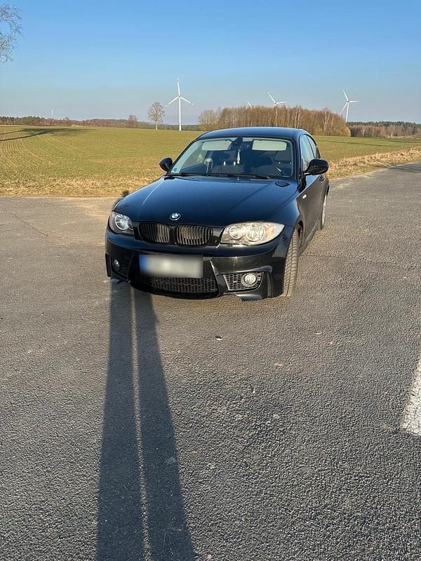 Gebraucht BMW 116 122 PS (89 kW) 2012 Schwarz Kleinwagen