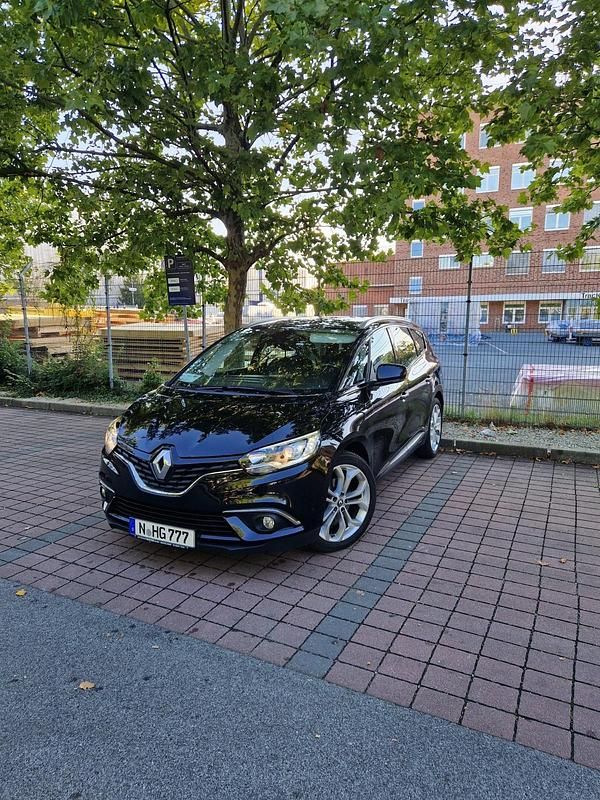 Schwarz Gebraucht 2017 Renault Grand Scénic IV Van / Kleinbus | 12.850 € (Fairer Preis) - Bild 1/4