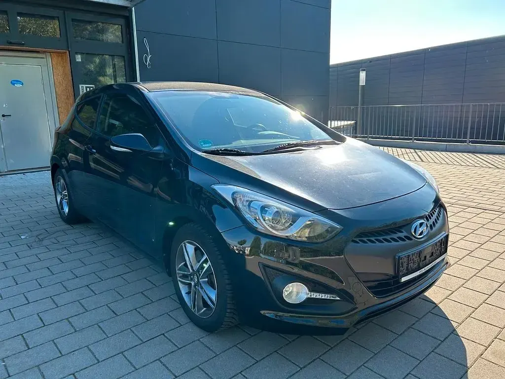 Gebraucht Hyundai i30 135 PS (99 kW) 2013 Schwarz Coupé