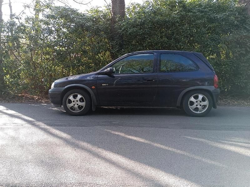 Gebraucht Opel Corsa Edition 65 PS (47 kW) 2000 Blau Kleinwagen
