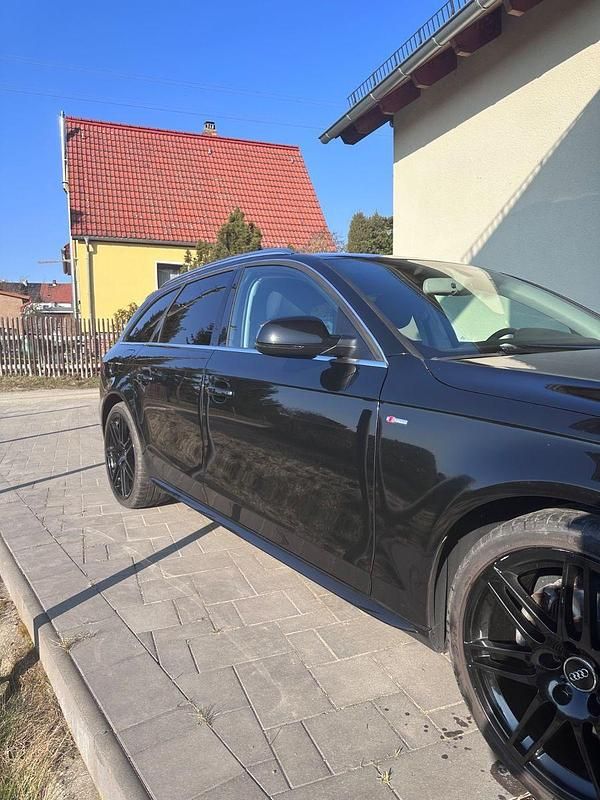 Gebraucht Audi A4 S-Line 177 PS (130 kW) 2015 Schwarz Kombi