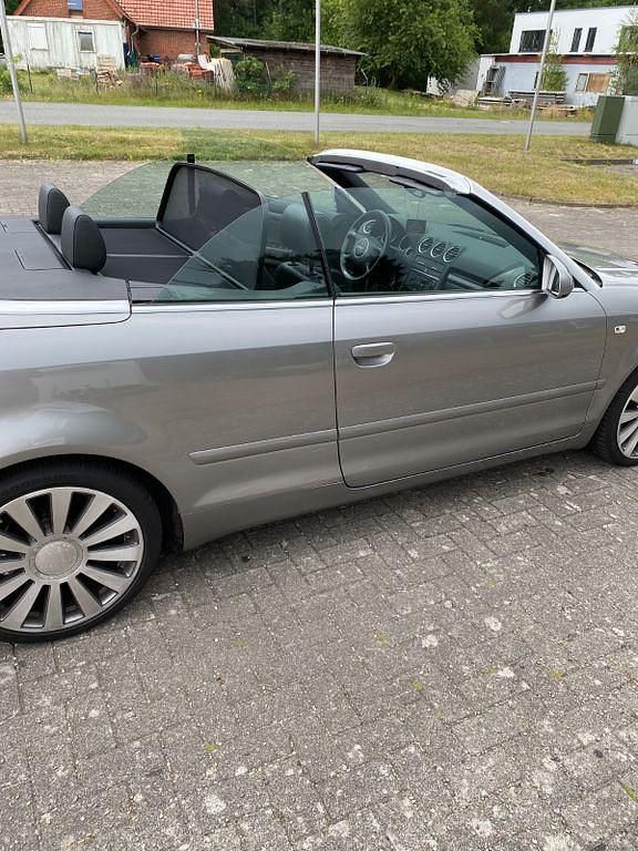 Grau Gebraucht 2005 Audi A4 Cabriolet Cabrio | 3.850 € (Guter Preis) - Bild 1/4
