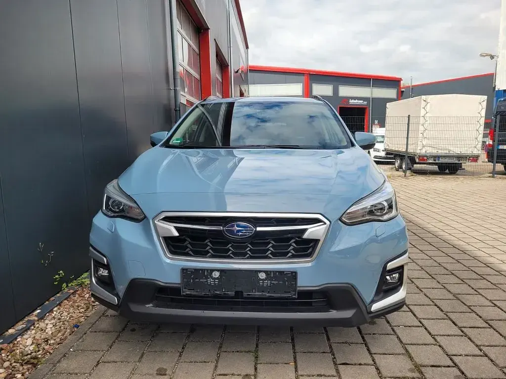 Käytetty Subaru XV Active 150 HP (110 kW) 2021 Harmaa Katumaasturi