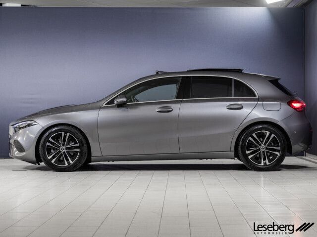 Grau Gebraucht 2023 Mercedes A180 Kleinwagen | 27.360 € (Guter Preis) - Bild 1/3