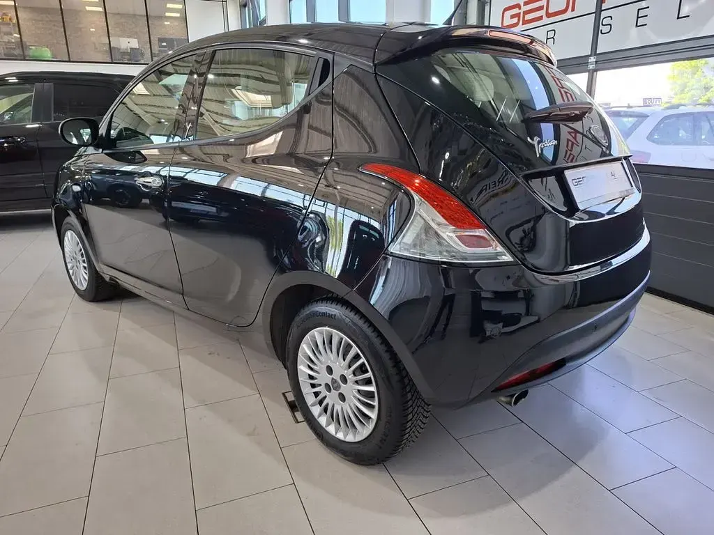 Gebraucht Lancia Ypsilon 69 PS (50 kW) 2015 Schwarz Kleinwagen