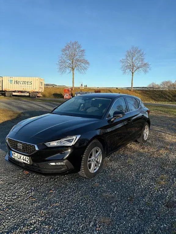 Gebraucht Seat Leon Style 131 PS (96 kW) 2021 Schwarz Limousine