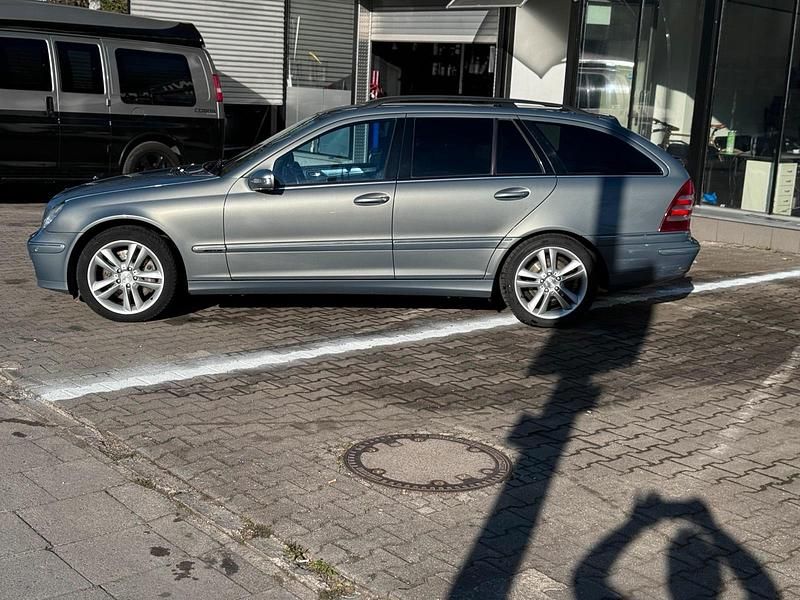 Gebraucht Mercedes C200 122 PS (89 kW) 2005 Grau Kombi