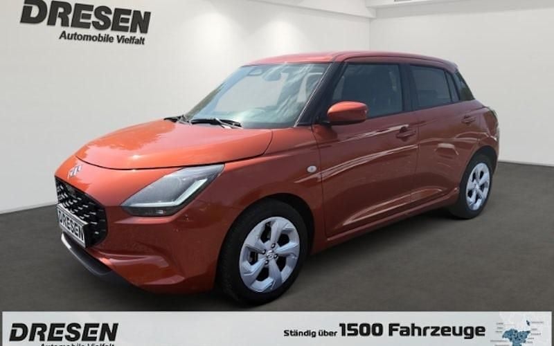 Orange Gebraucht 2024 Suzuki Swift Comfort Limousine | 15.450 € (Superpreis) - Bild 1/4