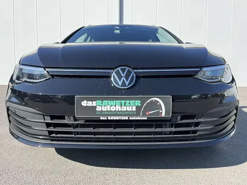 Gebraucht VW Golf VIII Life 150 PS (110 kW) 2023 Schwarz Kombi