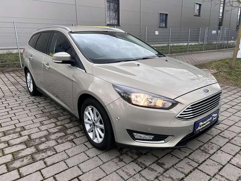 Titangrau metallic Gebraucht 2016 Ford Focus Titanium Kombi | 11.300 € (Fairer Preis) - Bild 1/4